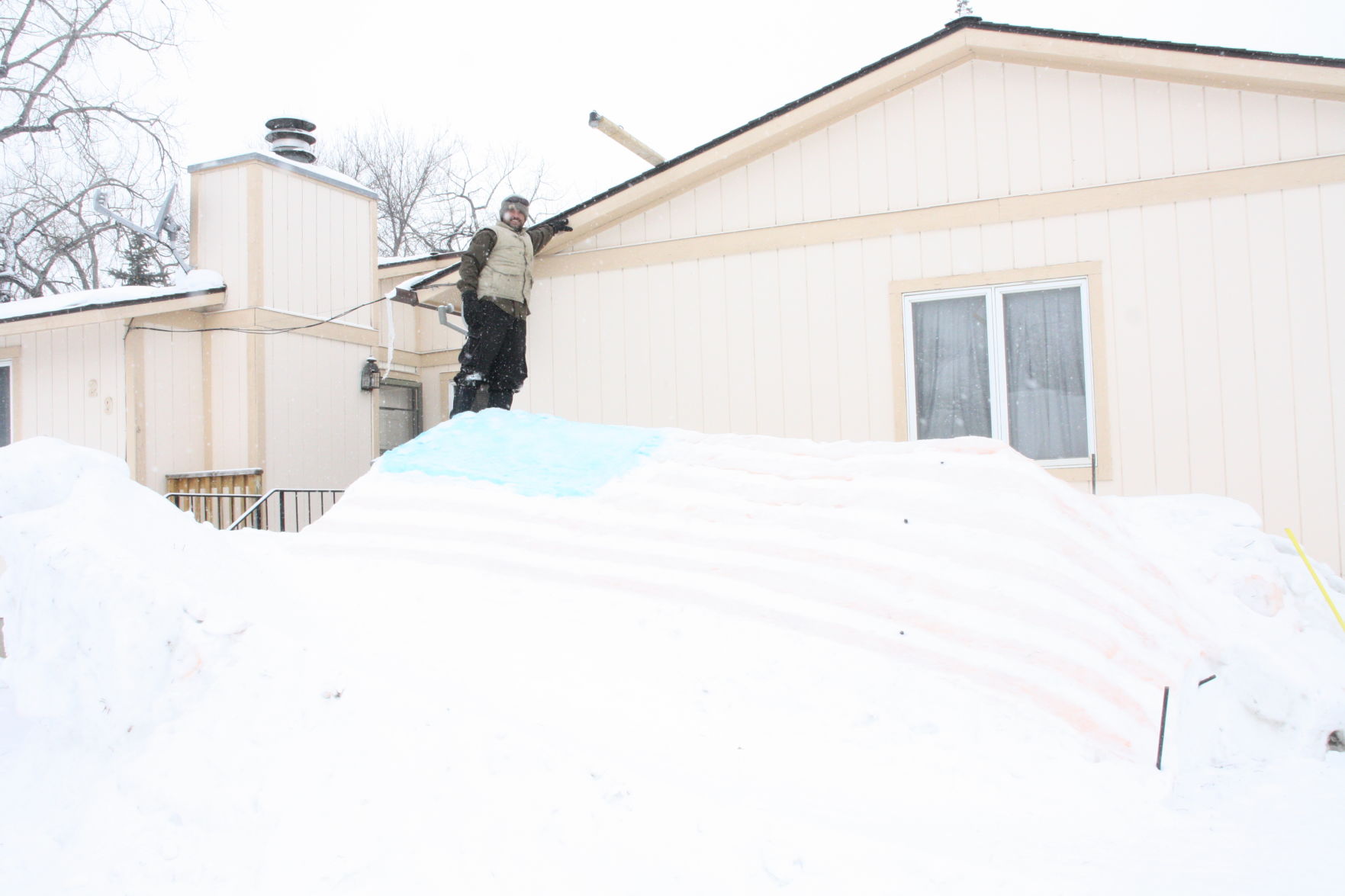 Epperson builds patriotic igloo